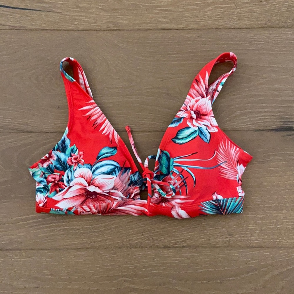 SIZE MEDIUM TARGET FLORAL BIKINI TOP